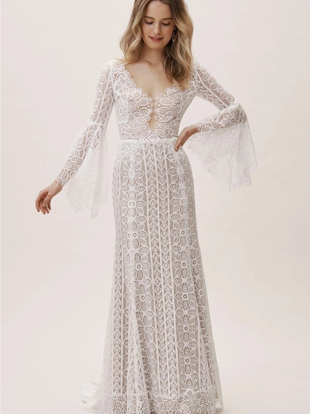 New with tags, boho lace wedding dress - Picture 11 of 15
